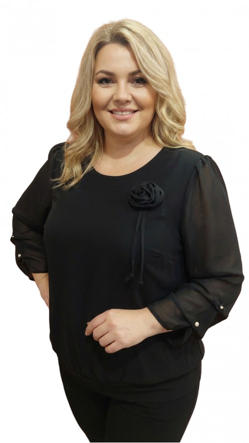 Magda blúz fekete rózsával díszített Magda blúz fekete rózsával díszített